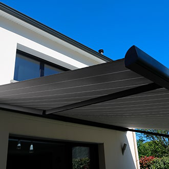 Installation de Stores Bannes à Bécon-les-Granits